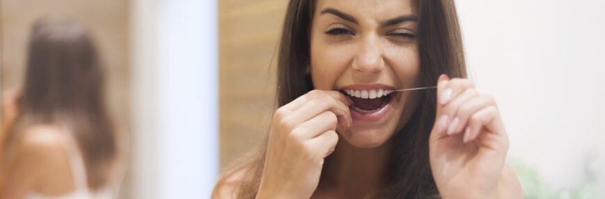 Por que usar fio dental pode prevenir AVC